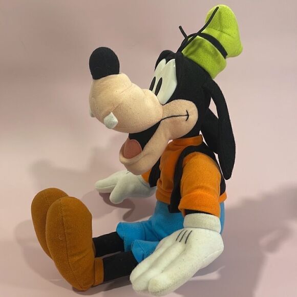 Disney’s Goofy Laughing 18” long Excellent Used Condition Vintage Disney Plush - Picture 4 of 6
